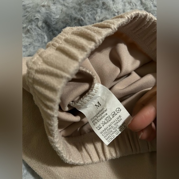 Matching Top & Shorts - Cream Color - Picture 6 of 7